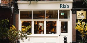 Ria's opens wine and pizza place in Soho