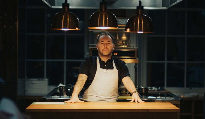Stuart Ralston announces closure of Aizle